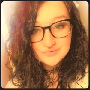 Meet your Posher, Carrie